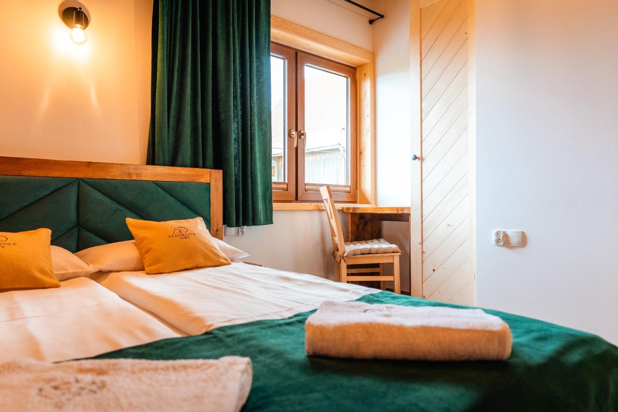 Apartamenty Dwupoziomowe Stasikowe Izby Буковина-Татшаньска Экстерьер фото