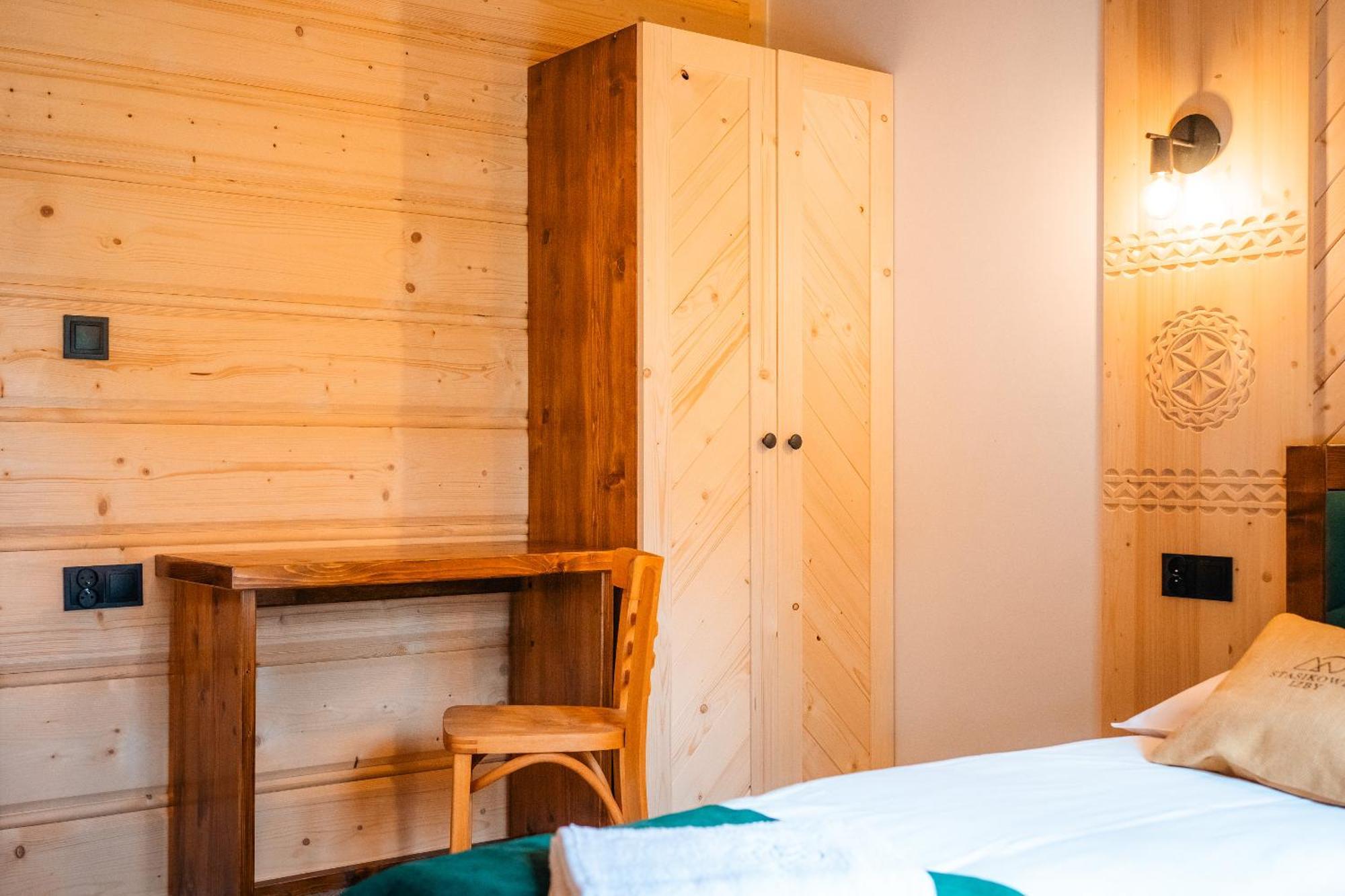 Apartamenty Dwupoziomowe Stasikowe Izby Буковина-Татшаньска Экстерьер фото