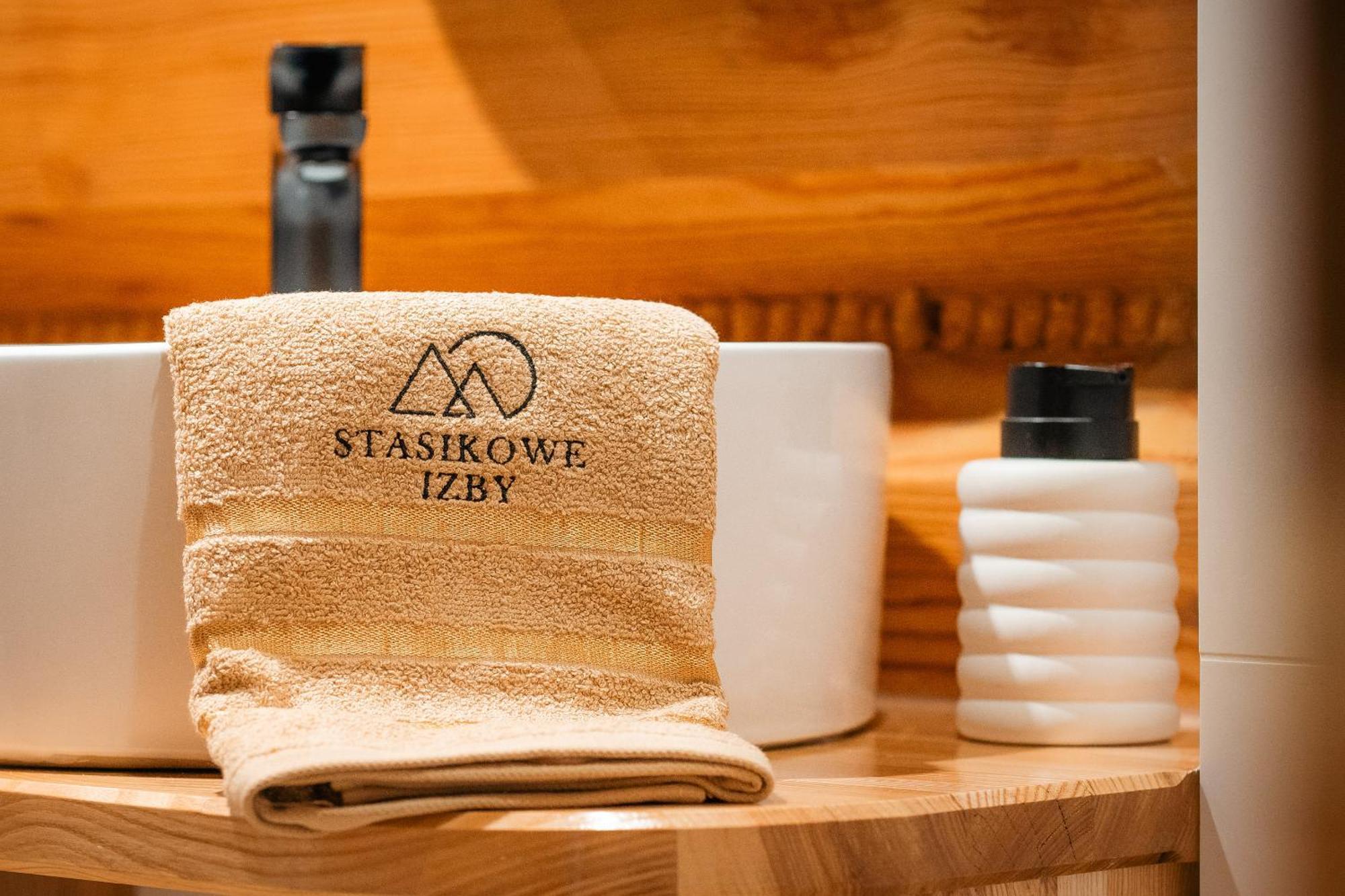 Apartamenty Dwupoziomowe Stasikowe Izby Буковина-Татшаньска Экстерьер фото